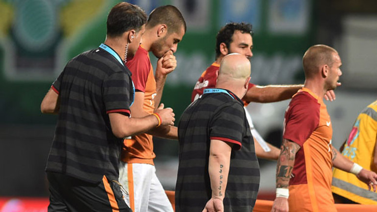 Galatasarayda sakatlık şoku Yeni transfer...