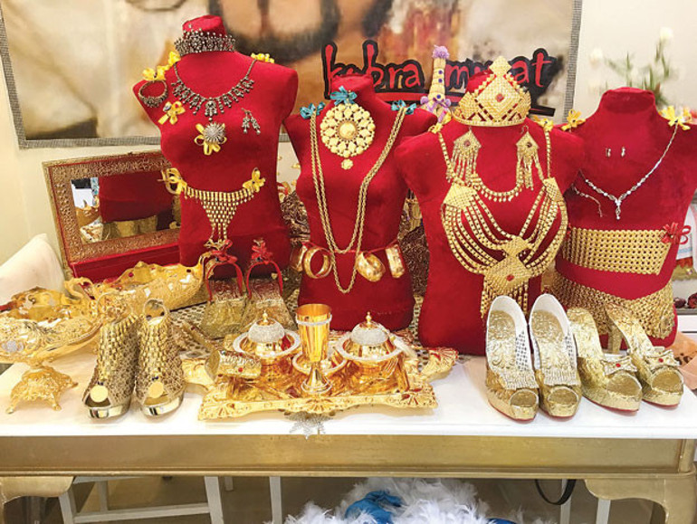 İşte geleneksel  roman nişanı