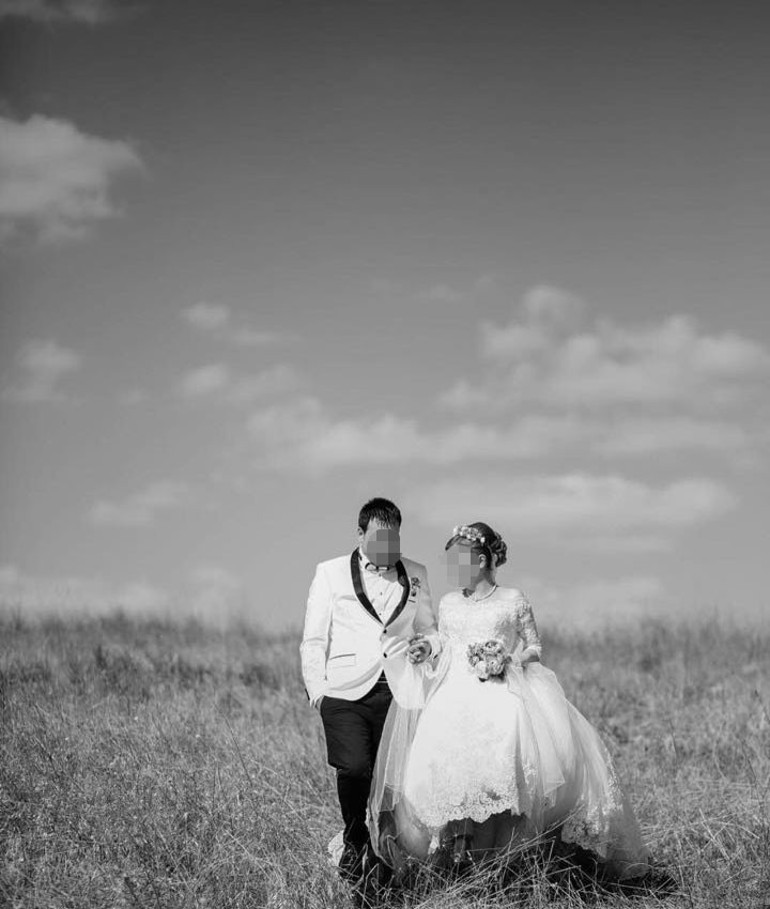 Sosyal medyada olay olan fotoğrafçı Esra Özcan açıklama yaptı