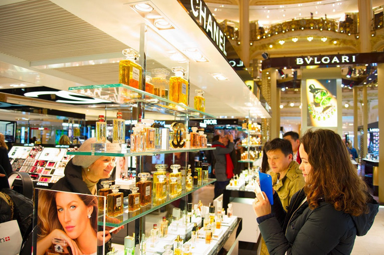 Parisin ekonomik alışveriş durakları