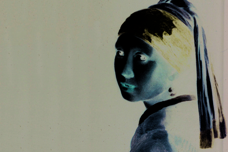 Tuba İnci Küpeli Kız oldu