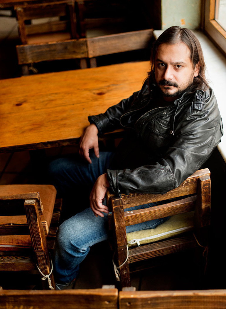 Emrah Serbes: Bazen delirmek de çare değil