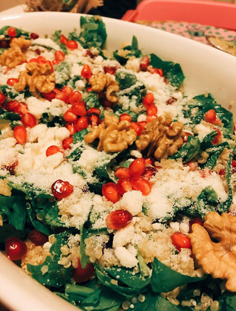 İstanbullu Kadının İç Hafifleten Rokalı Kinoa Salatası