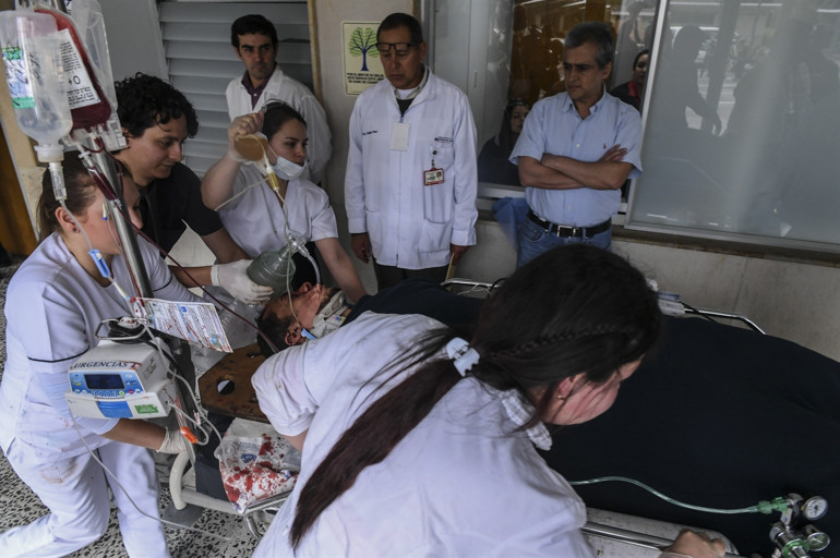 Kolombiyada düşen uçağın enkazından şok görüntüler