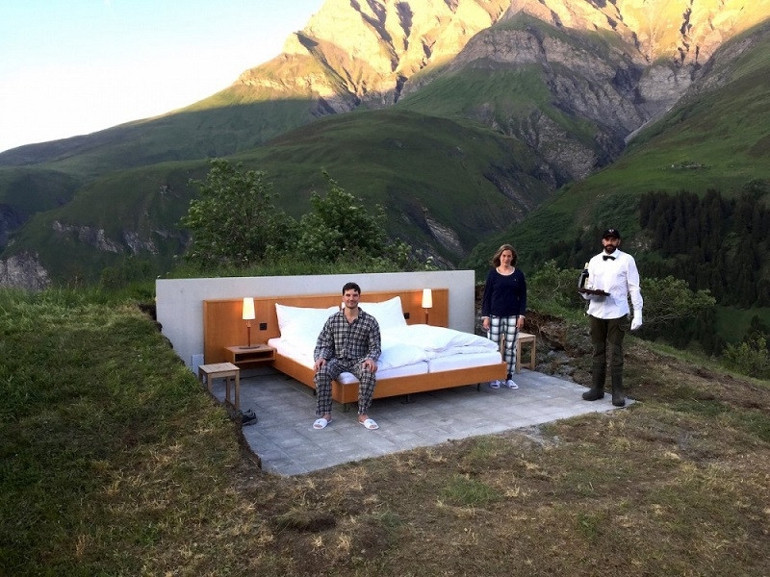 İsviçrede duvarları ve tavanı olmayan otel: Null Stern