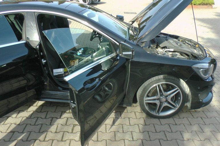 Eski emniyet amiri 54 kilogram esrar ile yakalandı