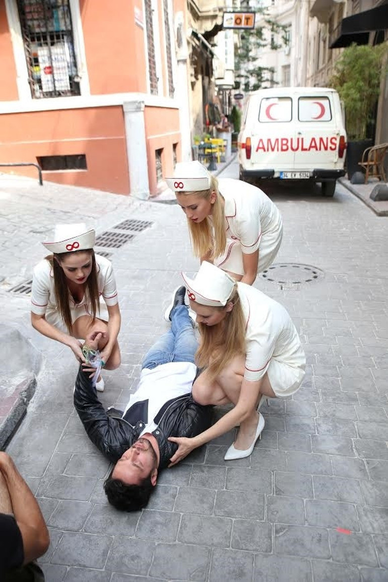 Murat Bozun filmindeki sahne hemşireleri kızdırdı, yanıt geldi