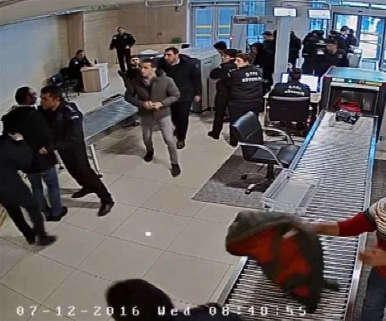 Adliyede avukata öldüresiye dayak