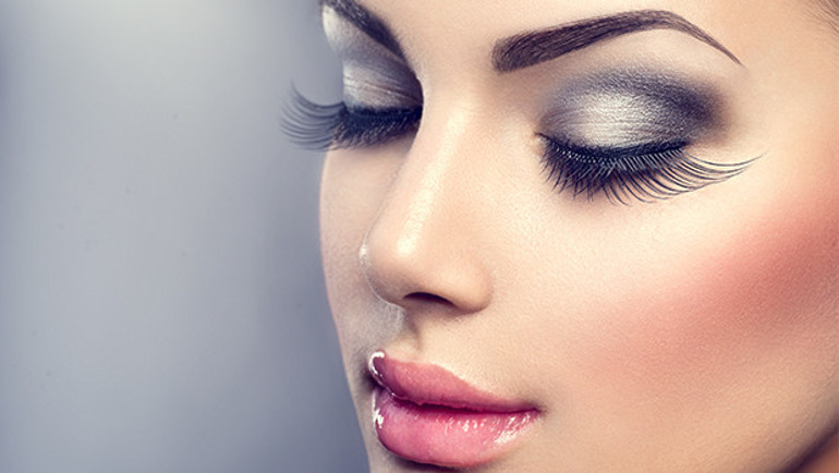 Yılbaşı makyajında tek renk modası