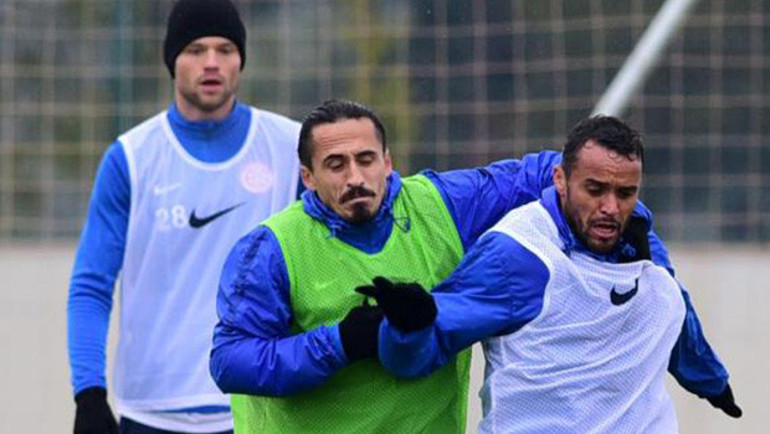 ‘Beşiktaş’ın transfer ısrarı Antalyaspor’u vurdu’
