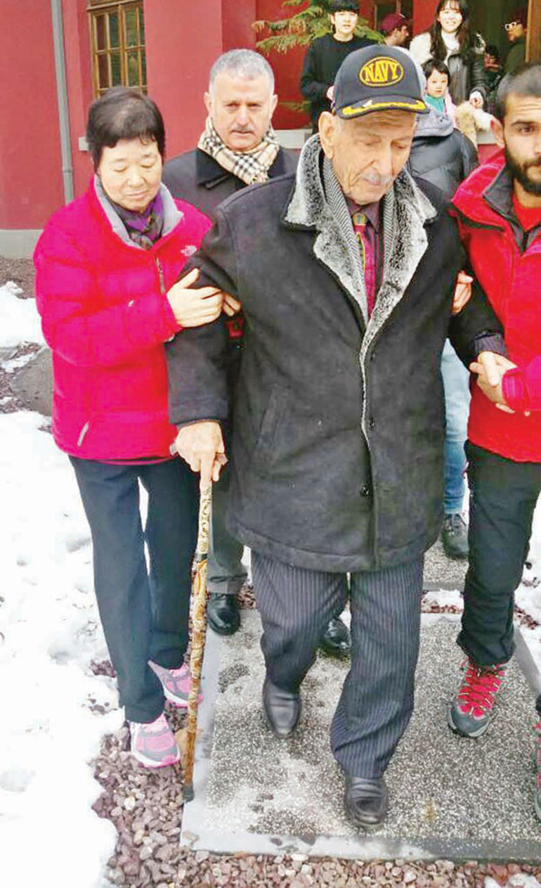 İşte ay yıldızlı askerle ay yüzlü Koreli kız