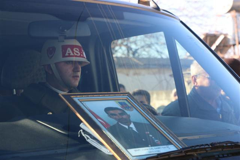 Çok acı: Camiye kadar tabuta sarılarak gittiler