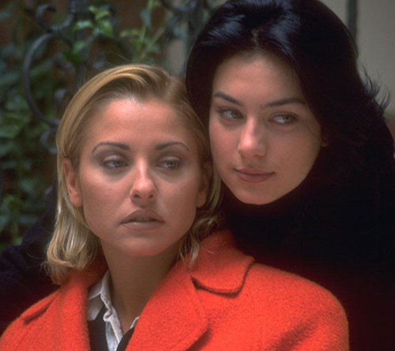 Ece Uslu: Umarım bu kötü günleri daha güzel günleri getirmesi için yaşıyoruzdur