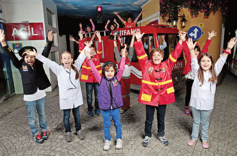 Büyükerşen, Koç’un heykelini yaptı