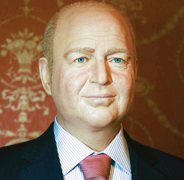 Büyükerşen, Koç’un heykelini yaptı