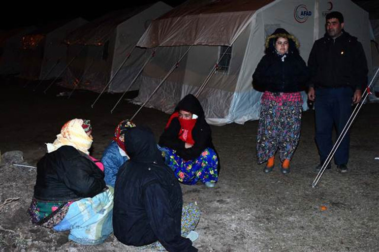 Çadır kentte uykusuz gece