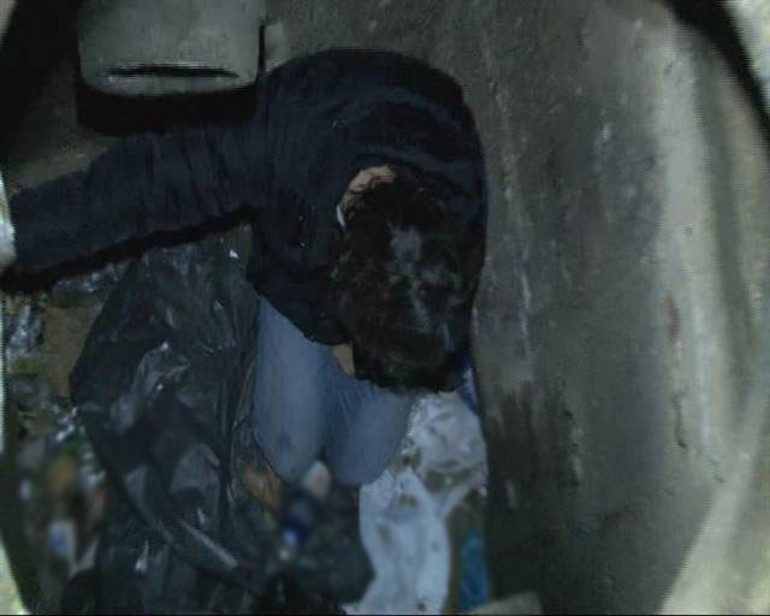 Görme engelli vatandaş kapağı olmayan rögara düştü