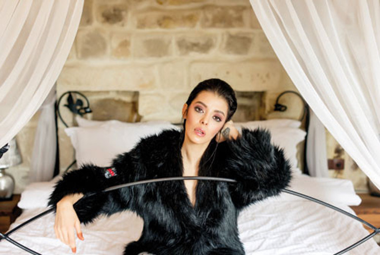 Selin şekerci: Ergenlikte gözlerimle dalga geçerlerdi şimdi gözümün ekmeğini yiyorum