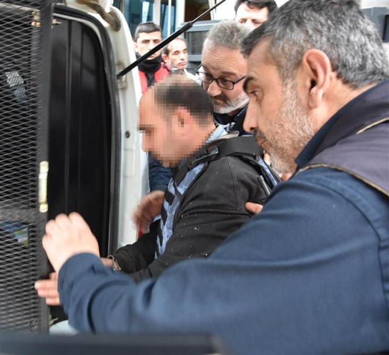 O üvey baba linç ediliyordu
