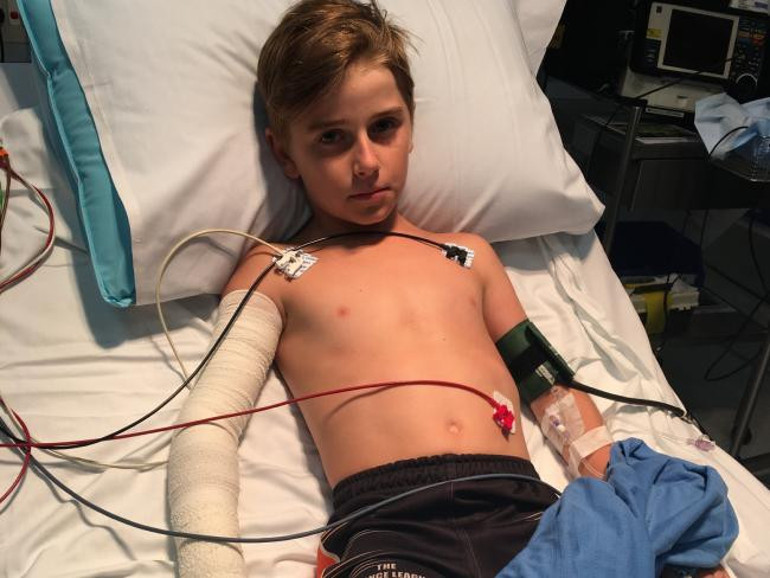 Örümceğin ısırdığı çocuk 12 şişe panzehirle kurtarıldı