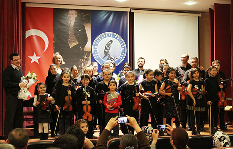 Çocuklara müziği sevdirirsek, dünyanın geleceği kurtulur