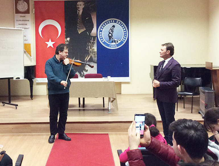 Çocuklara müziği sevdirirsek, dünyanın geleceği kurtulur