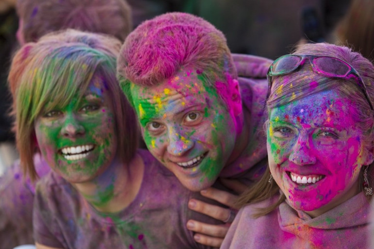 Renklerin festivaline geri sayım : Holi / Hindistan