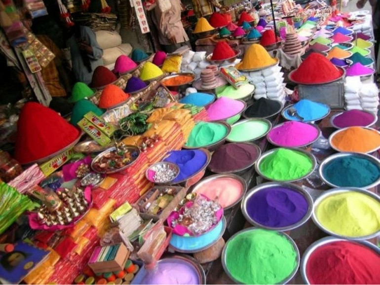 Renklerin festivaline geri sayım : Holi / Hindistan