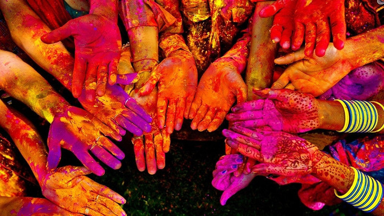 Renklerin festivaline geri sayım : Holi / Hindistan