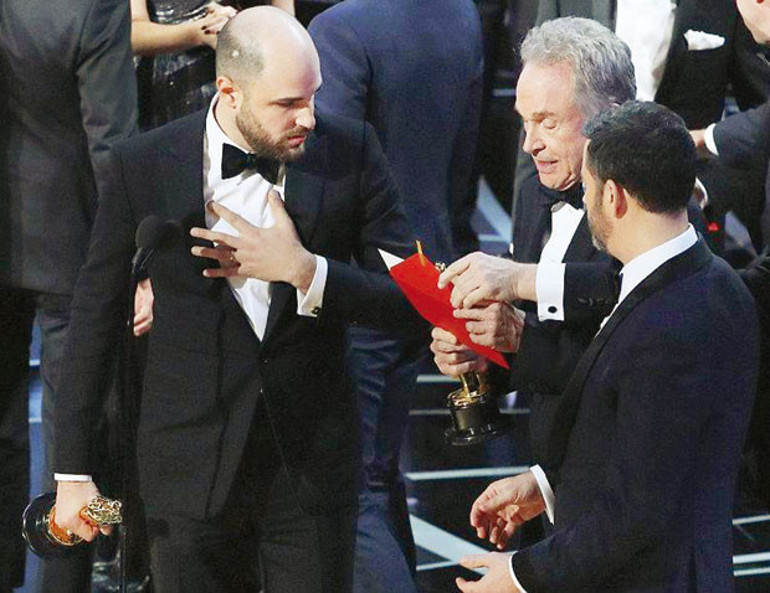 Warren Beatty: Zarfa bakınca bir yanlışlık olduğunu anladım