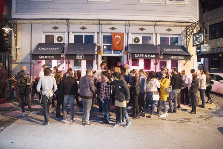 İstanbul’da pazar gecesi ateşi