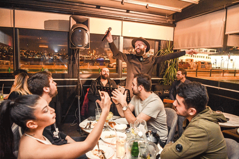 İstanbul’da pazar gecesi ateşi