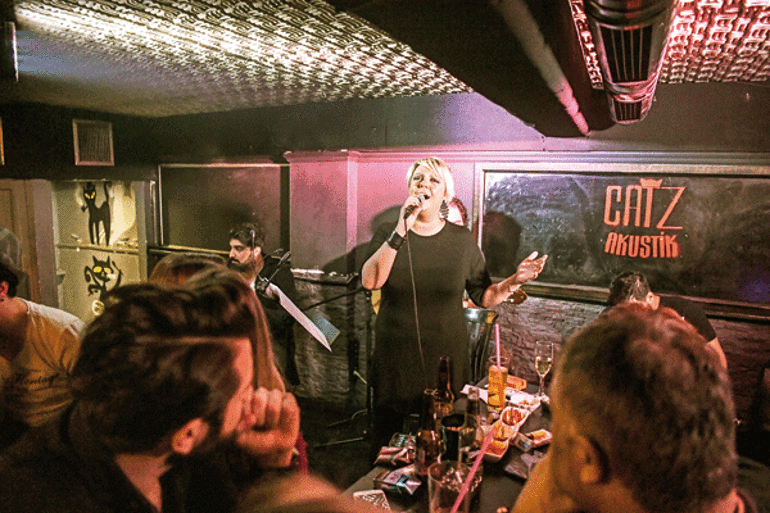 İstanbul’da pazar gecesi ateşi