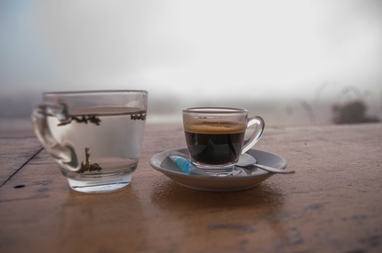 Yeni başlayanlar için espresso nasıl içilir