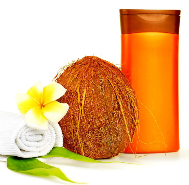 Hindistan cevizi yağıyla saçlarınıza bakım yapın