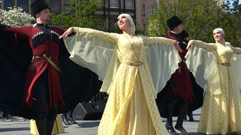 Strasbourg’ta Çerkez rüzgarı esti