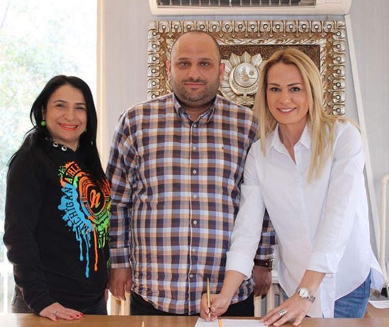 Survivor Nagihan imzayı attı