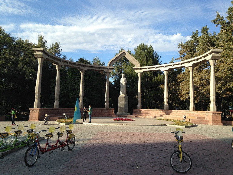 Sovyet izleriyle Bişkek / Kırgızistan