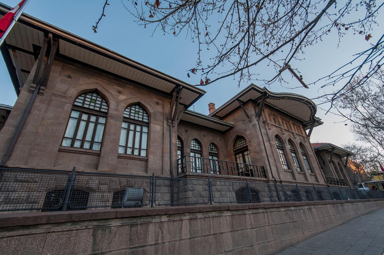 1. Meclis’te tablolarla zaman yolculuğu