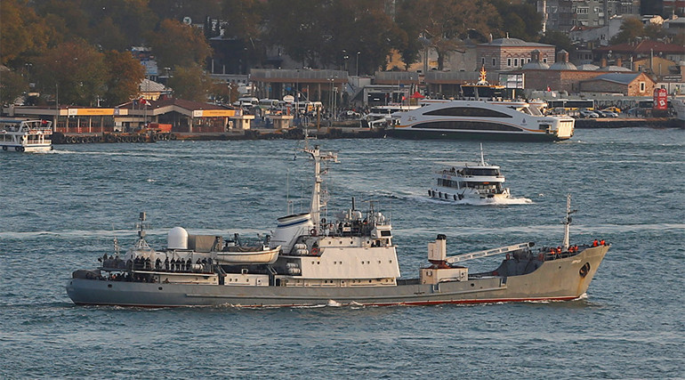Son dakika: Kilyos açıklarında Rus savaş gemisi kargo gemisiyle çarpıştı