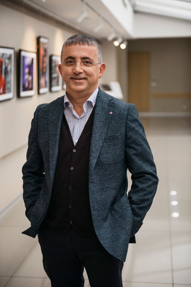 Hastaya doğru tıbbı yaklaşım kadar sevgi de önemli