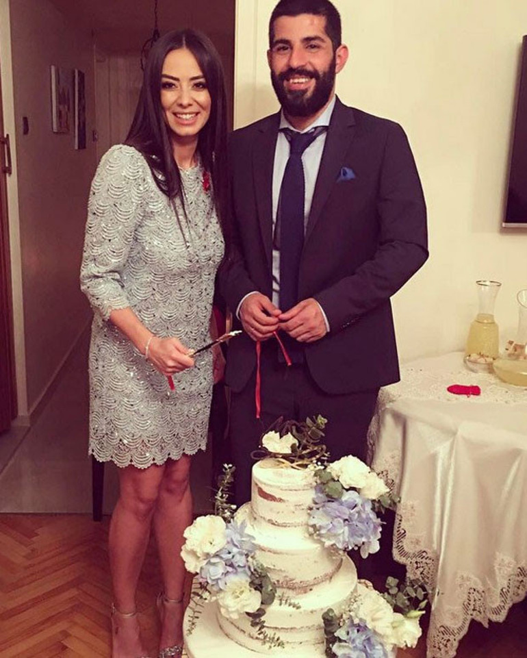 Merve Sevi nişanlandı