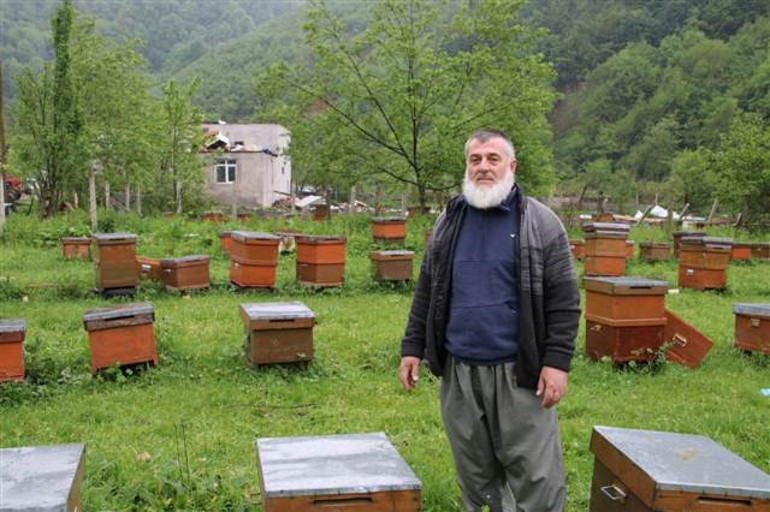 Hortum bir köyü yerle bir etti