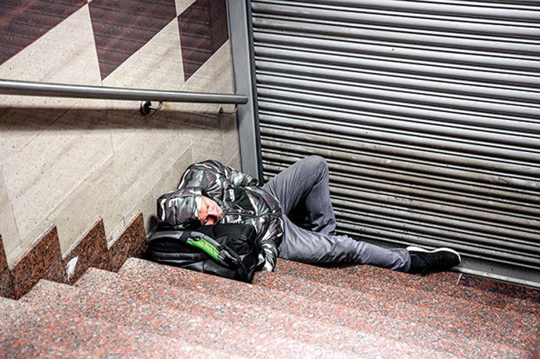 İstanbula 3 gün 3 gece en şanssızların, evsizlerin dünyasından baktık... Sokakta üç gece bana ne öğretti