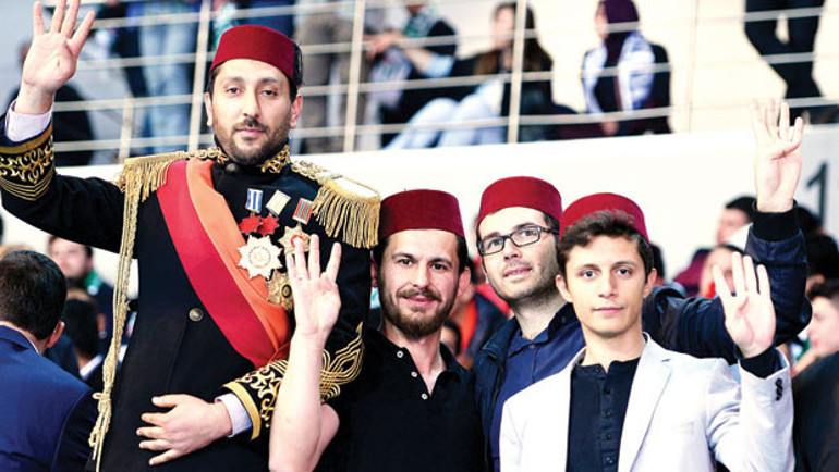 Siyasette yeni dönem mesajları: Süratle yenileşme