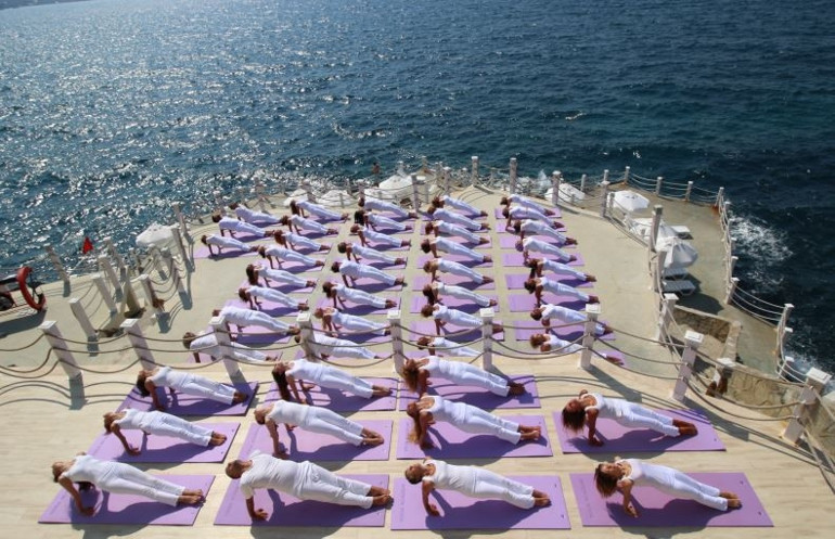 Uluslararası Yoga Şöleninde kendinle barış