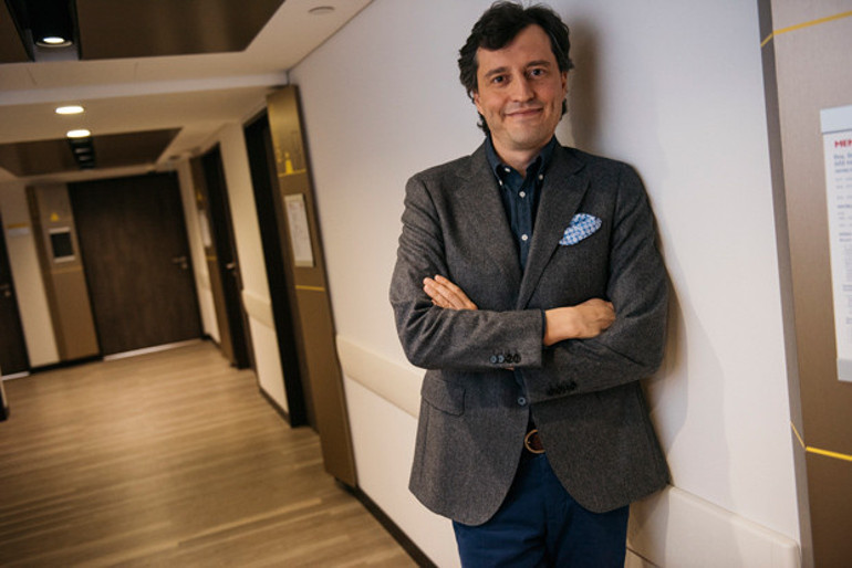 Doğal ama daha genç bir görünüm asıl hedef olmalı