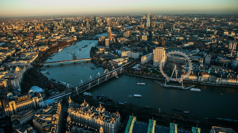 Kızlar Londra’yı bana sorun
