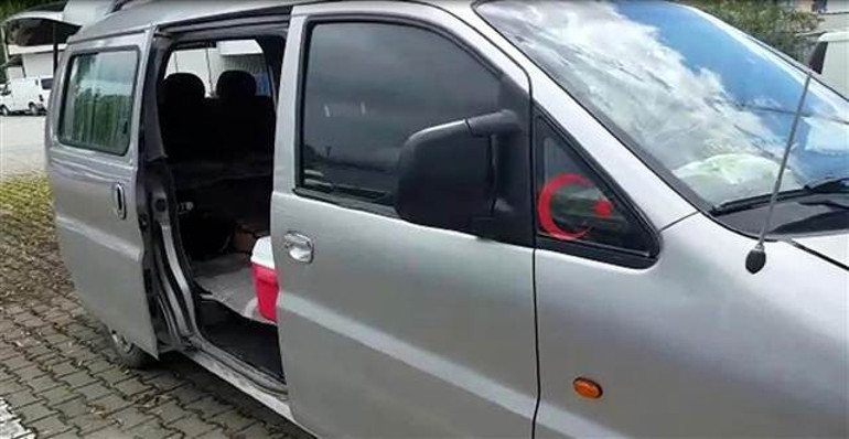 Görenler gözlerine inanamadı: Fuhuş panelvanı