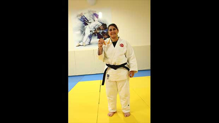 Görme engelli Mesme Taşbağ bronz madalya kazandı